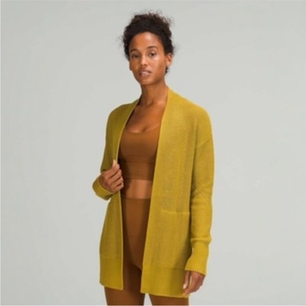 NWOT Lululemon Athletica Cashlu Sweater Wrap Auric Gold Size M/L